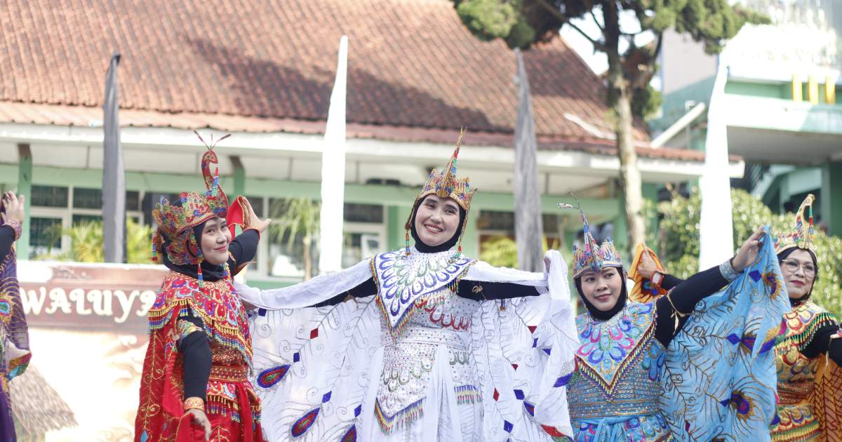 SMAN 1 Cisarua Gelar Prakarsawaluya